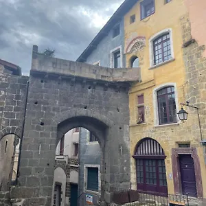 https://aux-portes-du-mont-anis.hotels-rhonealpes.com