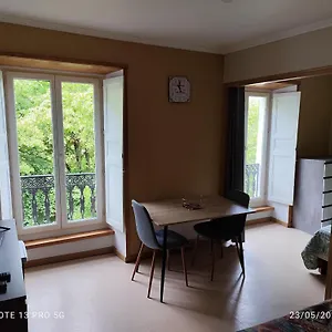  Appartement Location T1 Hyper Centre 350 M Des Thermes 200 M Des Telecabines Deuxieme Etage Avec Ascenseur